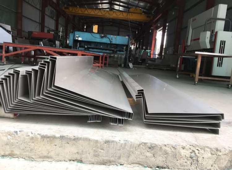 GIA CÔNG CHẤN CHỮ L,CHỮ V VÀ CÁC HÌNH DẠNG KHÁC INOX 304/316/201/430