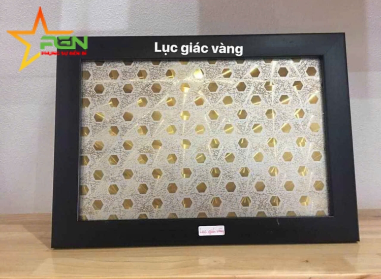 TẤM INOX HOA VĂN LỤC GIÁC VÀNG