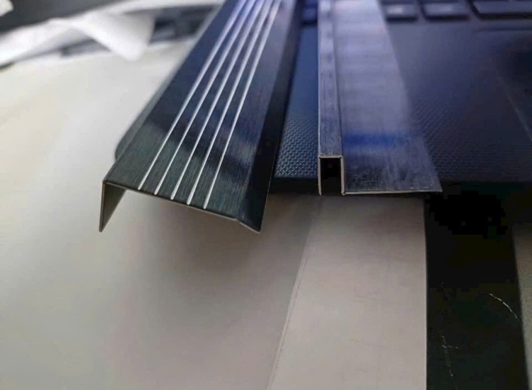 GIA CÔNG CHẤN U INOX 304/316/201/430