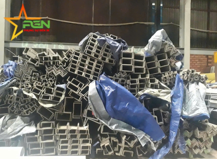 U ĐÚC INOX 304 - 140 x 58 x 6.5 x 6M