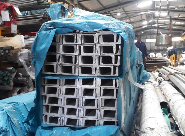 U ĐÚC INOX 304: 160 x 65 x 5.5 x 6 m