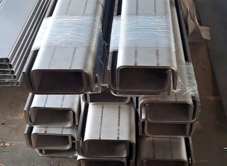 GIA CÔNG CHẤN U INOX 304/316/201/430